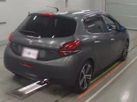 Peugeot 208 лот № 10090 оценка 4  с аукциона в Японии 1