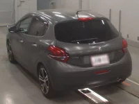 Peugeot 208 лот № 10090 оценка 4  с аукциона в Японии 5