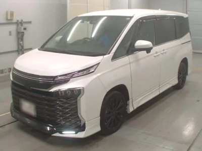 Toyota VOXY  с аукциона в Японии