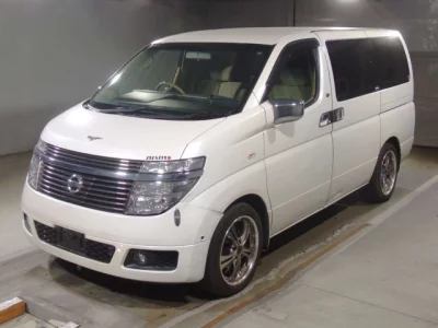 Nissan ELGRAND  с аукциона в Японии