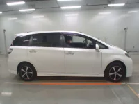 Toyota WISH лот № 30328 оценка 4.5  с аукциона в Японии 2