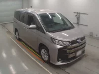 Toyota NOAH лот № 33110 оценка 6  с аукциона в Японии 4