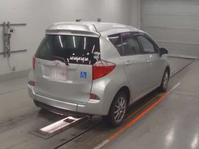 Toyota RACTIS  с аукциона в Японии