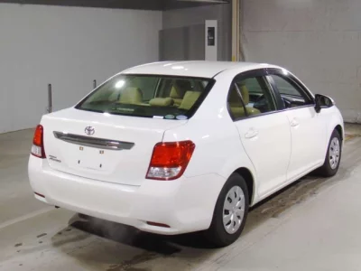 Toyota COROLLA AXIO  с аукциона в Японии