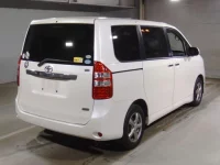 Toyota NOAH лот № 2290 оценка 4  с аукциона в Японии 1