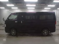 Toyota HIACE VAN лот № 30374 оценка 3  с аукциона в Японии 3