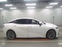 Toyota CROWN CROSSOVER лот № 20259 оценка 5  с аукциона в Японии 2