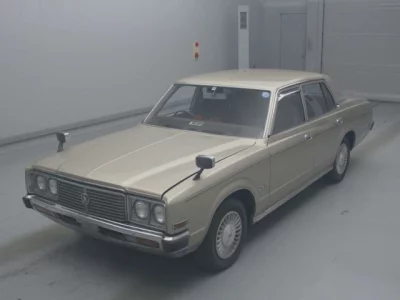 Toyota CROWN  с аукциона в Японии