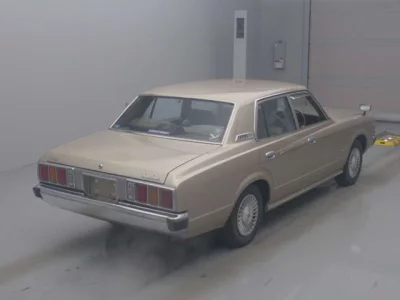 Toyota CROWN  с аукциона в Японии