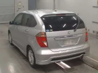 Honda EDIX лот № 10330 оценка 4  с аукциона в Японии 5