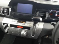 Honda EDIX лот № 10330 оценка 4  с аукциона в Японии 8