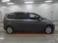 Volkswagen GOLF TOURAN лот № 20281 оценка 4.5  с аукциона в Японии 2