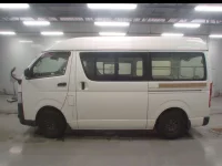 Toyota HIACE VAN лот № 20376 оценка 3.5  с аукциона в Японии 3
