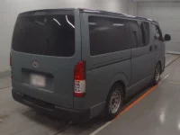 Toyota HIACE VAN лот № 30453 оценка R  с аукциона в Японии 1