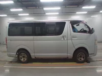 Toyota HIACE VAN лот № 30470 оценка RA  с аукциона в Японии 2
