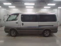 Toyota HIACE VAN лот № 40095 оценка 3.5  с аукциона в Японии 3