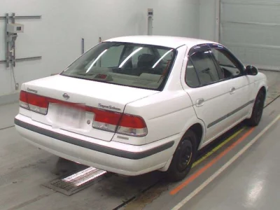 Nissan SUNNY  с аукциона в Японии