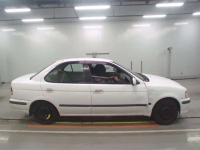 Nissan SUNNY  с аукциона в Японии