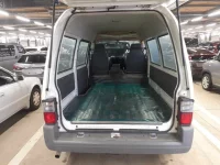 Mazda BONGO VAN лот № 10358 оценка R  с аукциона в Японии 8