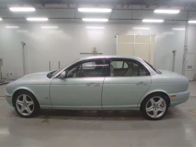 Jaguar XJ SERIES