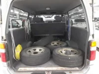 Toyota HIACE VAN лот № 30540 оценка 3  с аукциона в Японии 8