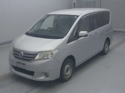 Nissan SERENA  с аукциона в Японии