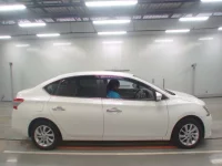 Nissan SYLPHY лот № 30554 оценка 3.5  с аукциона в Японии 2