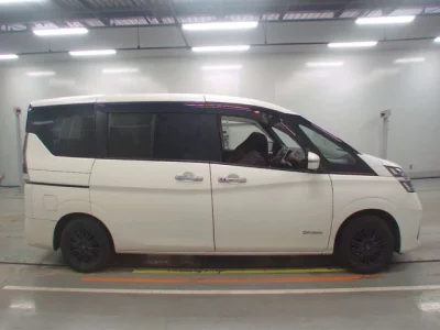 Nissan SERENA  с аукциона в Японии