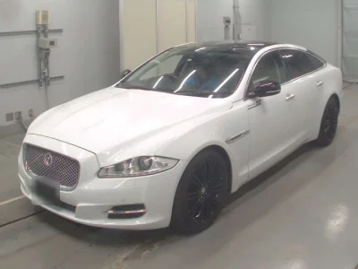 Jaguar XJ SERIES