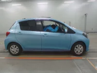 Toyota VITZ лот № 30505 оценка 4  с аукциона в Японии 2