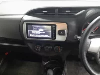 Toyota VITZ лот № 30505 оценка 4  с аукциона в Японии 8