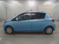 Toyota VITZ лот № 30505 оценка 4  с аукциона в Японии 3