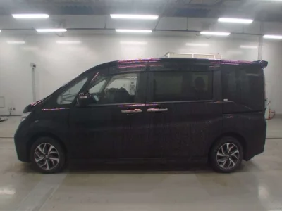 Honda STEP WAGON  с аукциона в Японии