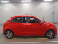 Audi A1 лот № 38164 оценка 4.5  с аукциона в Японии 2