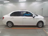 Toyota COROLLA AXIO лот № 30594 оценка 4  с аукциона в Японии 2