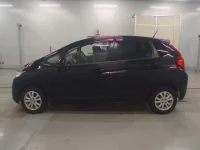 Honda FIT лот № 30590 оценка 4  с аукциона в Японии 3
