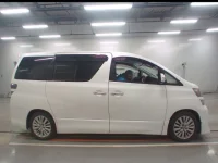 Toyota VELLFIRE лот № 30578 оценка 3.5  с аукциона в Японии 2