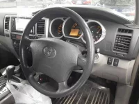 Toyota HILUX SURF лот № 30598 оценка 3  с аукциона в Японии 6
