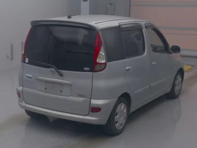 Toyota FUNCARGO  с аукциона в Японии