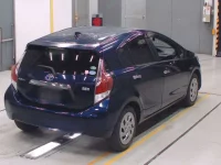 Toyota AQUA лот № 30047 оценка 3  с аукциона в Японии 1