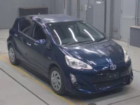 Toyota AQUA лот № 30047 оценка 3  с аукциона в Японии 4