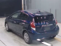 Toyota AQUA лот № 30047 оценка 3  с аукциона в Японии 5