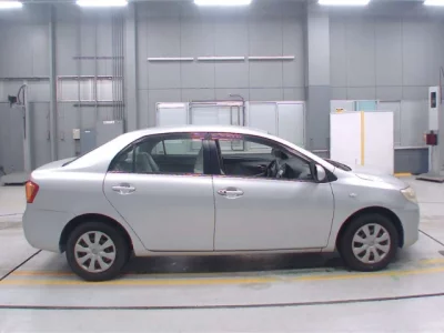 Toyota COROLLA AXIO  с аукциона в Японии