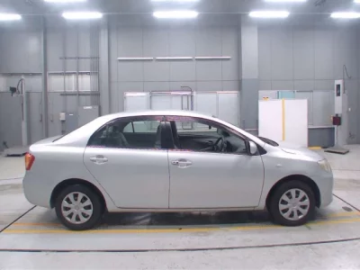Toyota COROLLA AXIO  с аукциона в Японии