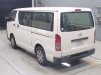 Toyota HIACE VAN лот № 30095 оценка 3.5  с аукциона в Японии 5