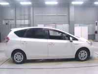 Toyota PRIUS ALPHA лот № 30017 оценка 3  с аукциона в Японии 2