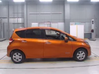 Nissan NOTE лот № 30060 оценка R  с аукциона в Японии 2