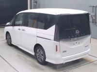 Nissan SERENA лот № 30203 оценка 5  с аукциона в Японии 5