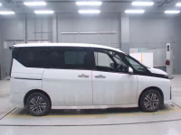 Nissan SERENA лот № 30204 оценка 4.5  с аукциона в Японии 2
