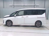 Nissan SERENA лот № 30204 оценка 4.5  с аукциона в Японии 3